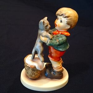 Hummel's Kitty Kisses